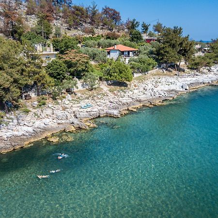 Petra Mare Apartment Thimonia Bagian luar foto