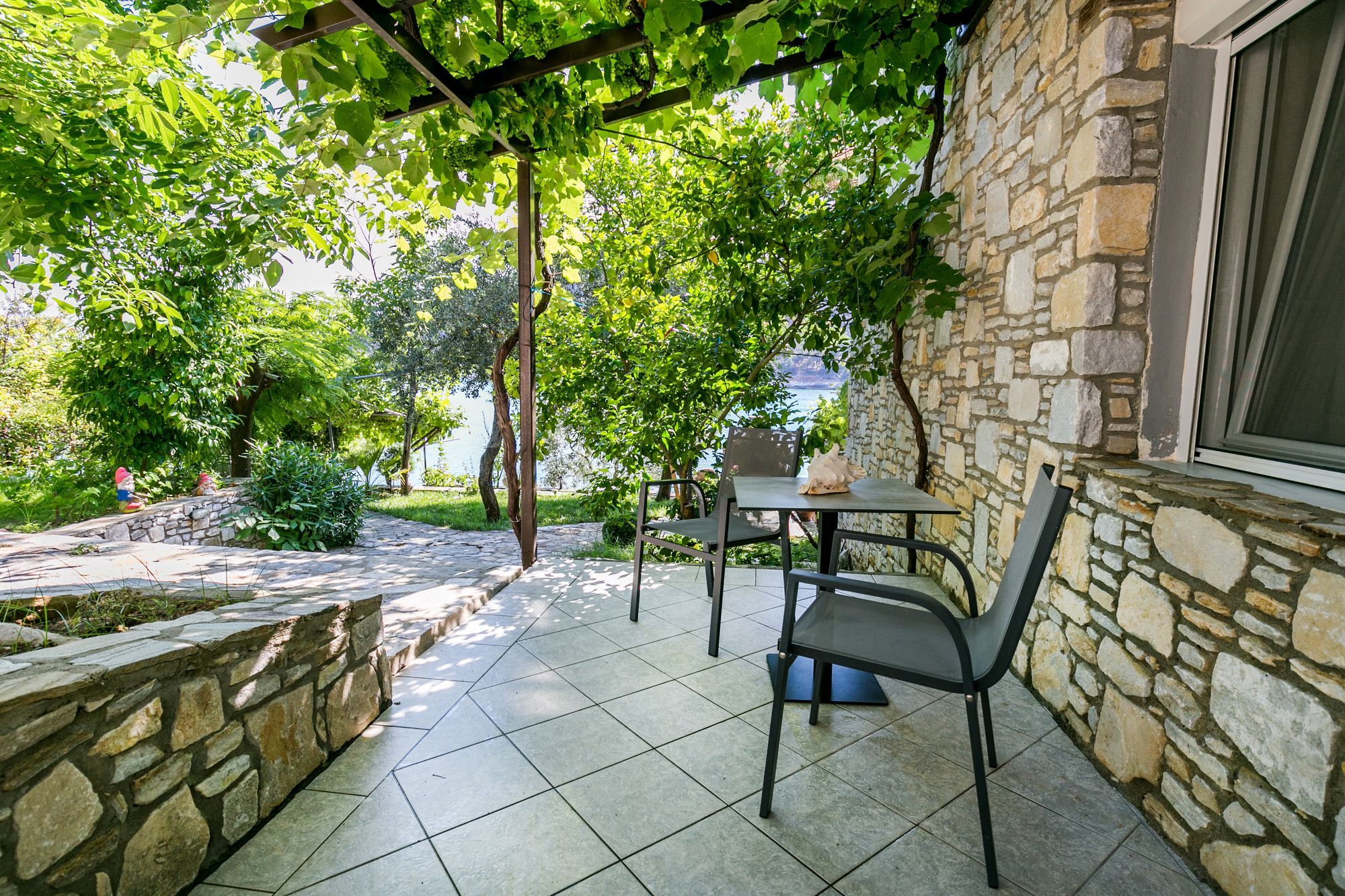 Petra Mare Apartment Thimonia Bagian luar foto